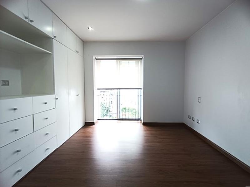 Departamento en Venta en el Corazón de Miraflores 3 Dormitorios $254,000 A.C. 111 mt.