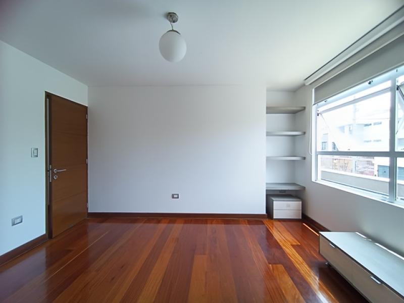 Exclusiva Residencia en Alquiler Urb. Aurora Miraflores 4 Dormitorios 4 Baños AT. 315 mt.