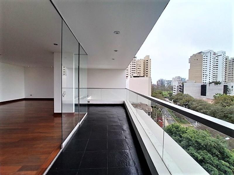 Pent-house Dúplex en Alquiler Zona Exclusiva San Isidro 4 Dormitorios $5,500 A.C. 410 mt.