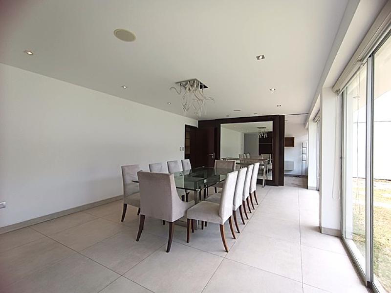 Exclusiva Residencia en Alquiler Urb. Aurora Miraflores 4 Dormitorios 4 Baños AT. 315 mt.