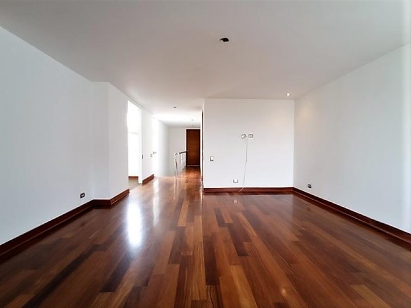 Pent-house Dúplex en Alquiler Zona Exclusiva San Isidro 4 Dormitorios $5,500 A.C. 410 mt.