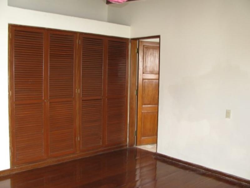 Magnifica Residencia en Venta Frente al Club La Laguna La Molina 5 Dormitorios A.T. 766