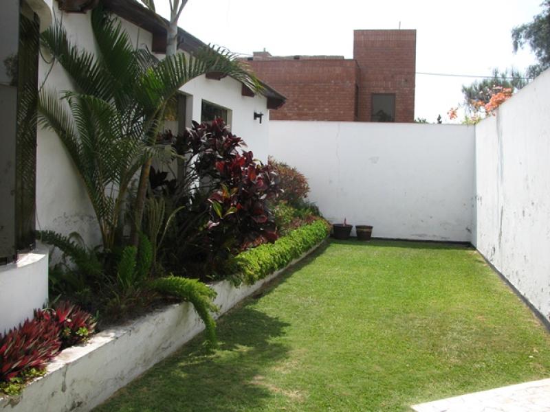 Magnifica Residencia en Venta Frente al Club La Laguna La Molina 5 Dormitorios A.T. 766