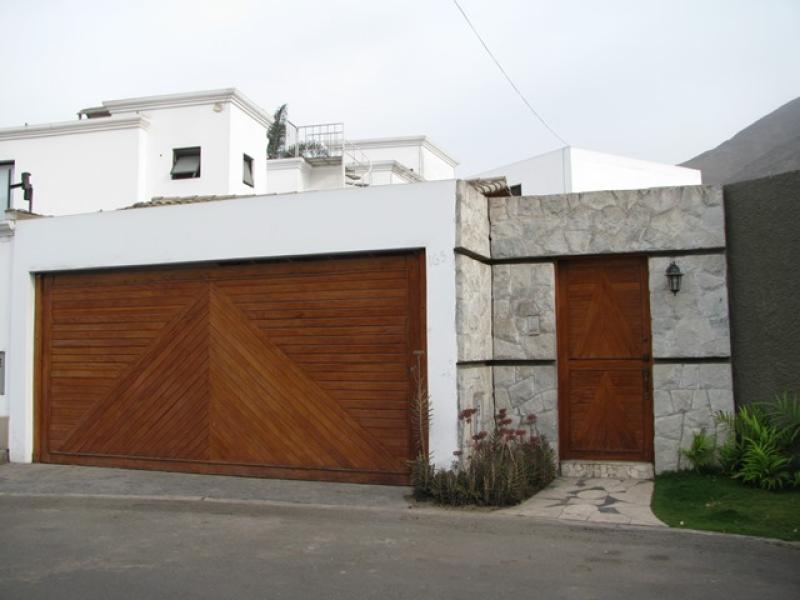 Magnifica Residencia en Venta Frente al Club La Laguna La Molina 5 Dormitorios A.T. 766