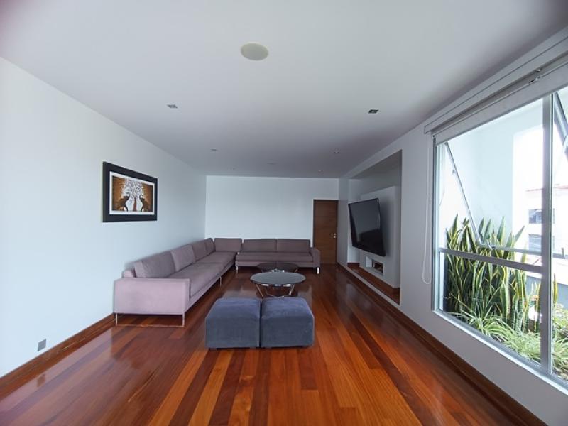 Exclusiva Residencia en Alquiler Urb. Aurora Miraflores 4 Dormitorios 4 Baños AT. 315 mt.