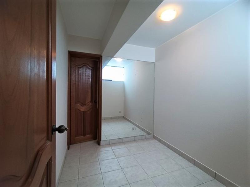 Dpto. en Venta CHACARILLA  Surco Zona Exclusiva 3 Dorm. A.C. 214.40 $350,000