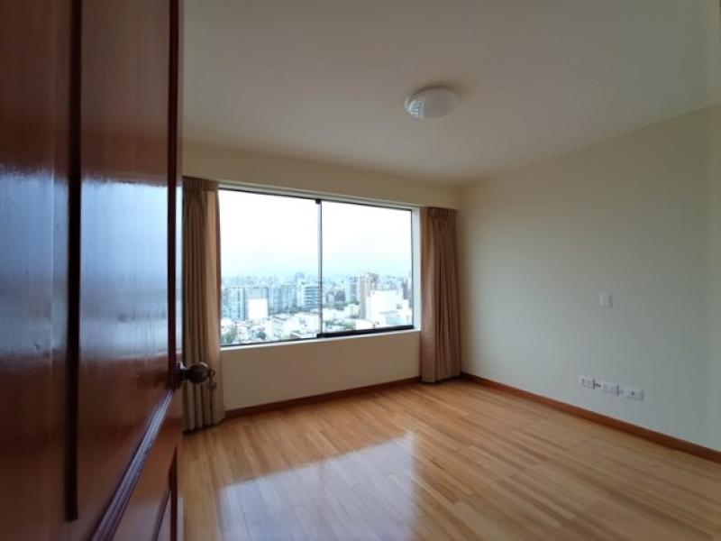 Departamento en Venta Zona Exclusiva de San Isidro Frente al Golf $678,400 A.C 212 mt