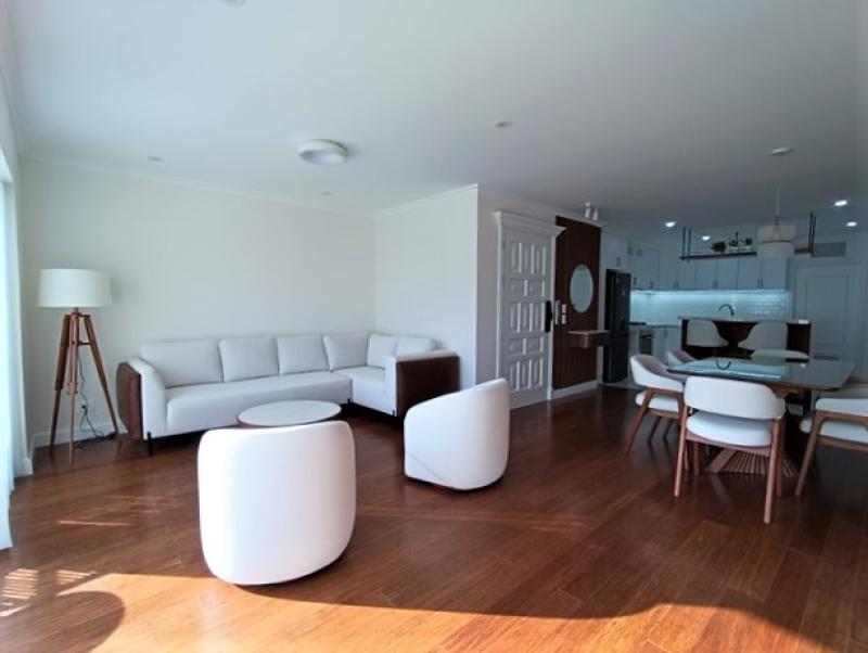 Exclusivo Departamento de Lujo Frente a Parque en San Isidro 3 Dormitorios A.C. 151 mt.