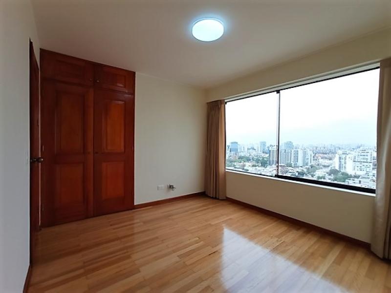 Departamento en Alquile Zona Exclusiva de San Isidro Frente al Golf $2,800 A.C 212 mt