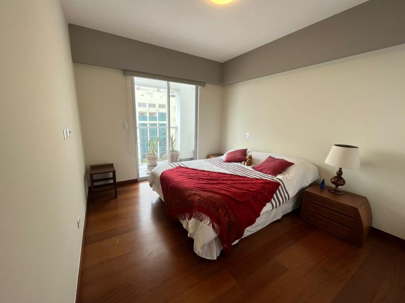 Departamento en Alquiler de Lujo en MIRAFLORES 3 Balcones 3 Dorm. $2,800  A.C. 216