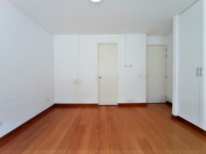 Departamento en Alquiler Urb. Chacarilla Surco 3 dormitorios A.C. 205 mt. $1,800