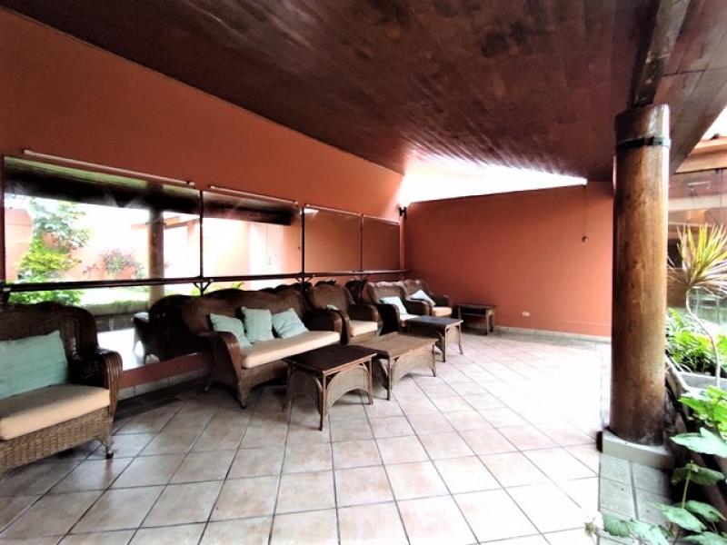Casa en Alquiler en Zona Exclusiva de San Isidro  4 Dormitorios