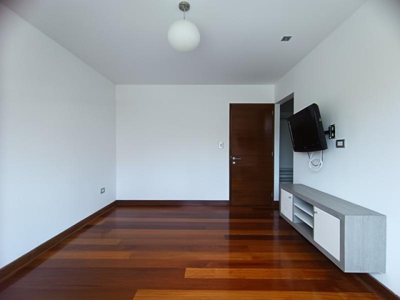 Exclusiva Residencia en Alquiler Urb. Aurora Miraflores 4 Dormitorios 4 Baños AT. 315 mt.