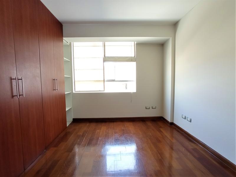 Dpto. en Alquiler Renovado en San Isidro Sin Muebles 3 Dormitorios A.C. 150 mt. S/.4,200