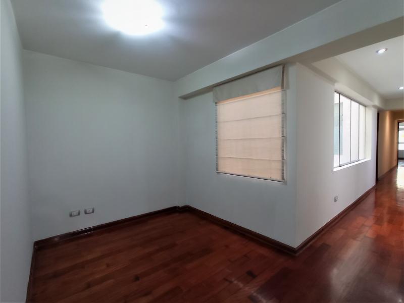 Dpto. en Alquiler Renovado en San Isidro Sin Muebles 3 Dormitorios A.C. 150 mt. S/.4,200
