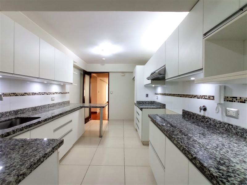 Dpto. en Alquiler Renovado en San Isidro Sin Muebles 3 Dormitorios A.C. 150 mt. S/.4,200