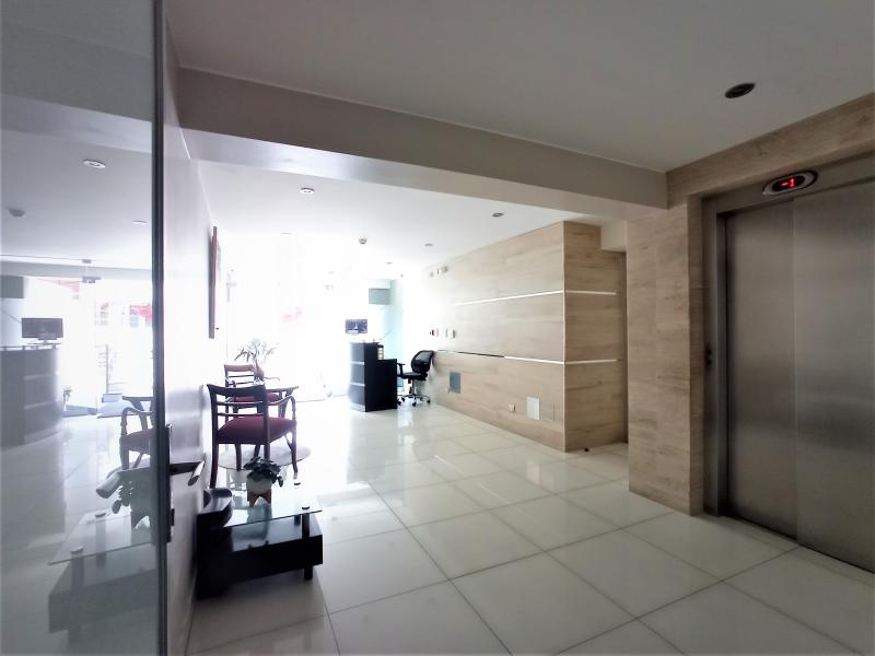 Dpto. en Alquiler Renovado en San Isidro Sin Muebles 3 Dormitorios A.C. 150 mt. S/.4,200