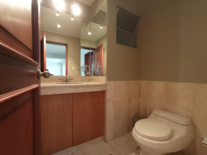 Dpto. en Vta. Zona Exclusiva de Chacarilla Surco 3 Dorm. $375,000 A.C. 198 MT.