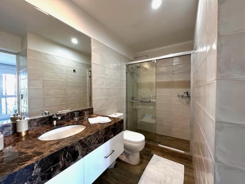 Departamento en Venta en Pleno Corazón de Barranco 1 Dorm. 1.5 Baño $215,000 A.C. 74 mt.