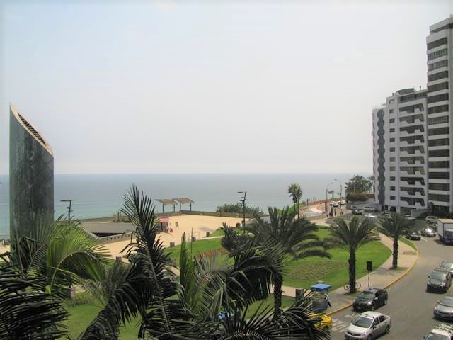 Departamento en Alquiler en Malecón Frente al Mar y Vista a la Bahía 3 Dorm.