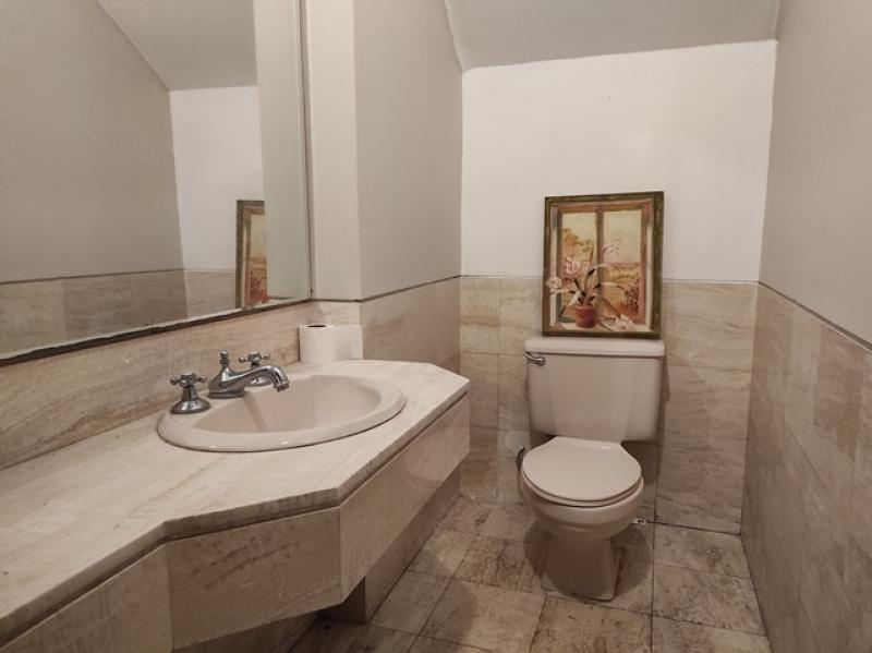 Casa en Alquiler en Zona Exclusiva de San Isidro  4 Dormitorios