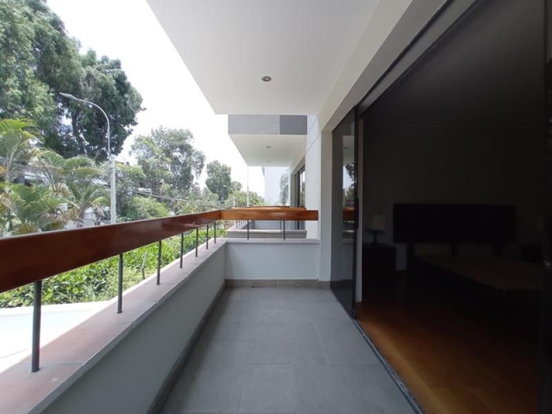 Dpto. en Vta. Zona Exclusiva de Chacarilla Surco 3 Dorm. $375,000 A.C. 198 MT.