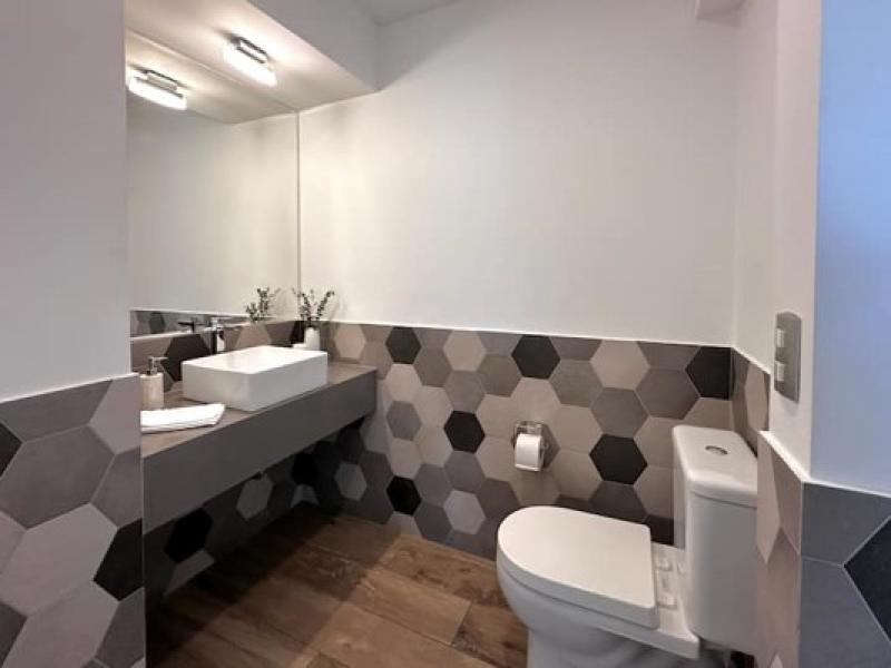 Departamento en Venta en Pleno Corazón de Barranco 1 Dorm. 1.5 Baño $215,000 A.C. 74 mt.