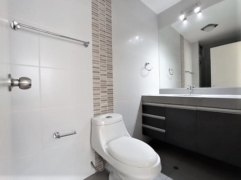 Departamento en Alquiler Urb. Chacarilla Surco 3 dormitorios A.C. 205 mt. $1,800