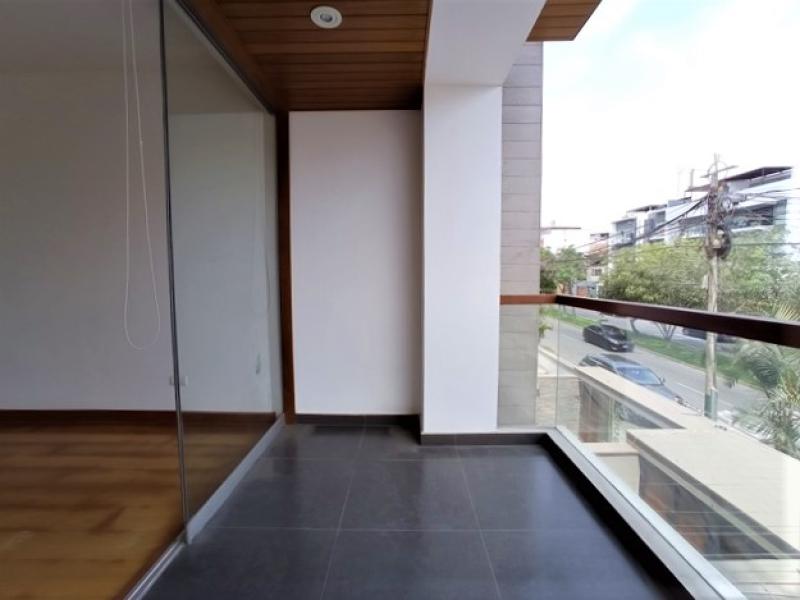 Departamento en Alquiler Urb. Chacarilla Surco 3 dormitorios A.C. 205 mt. $1,800