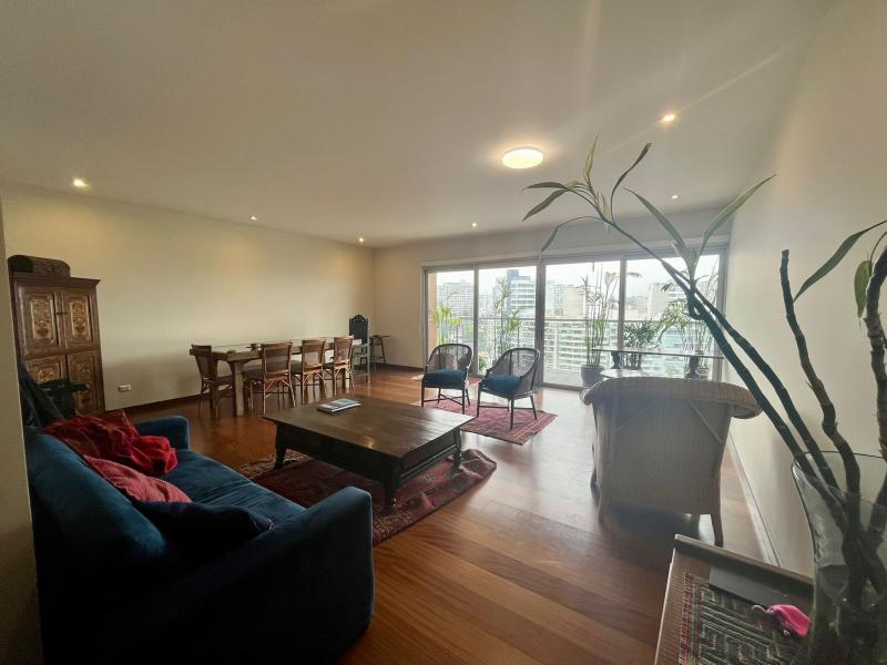 Departamento en Alquiler de Lujo en MIRAFLORES 3 Balcones 3 Dorm. $2,800  A.C. 216