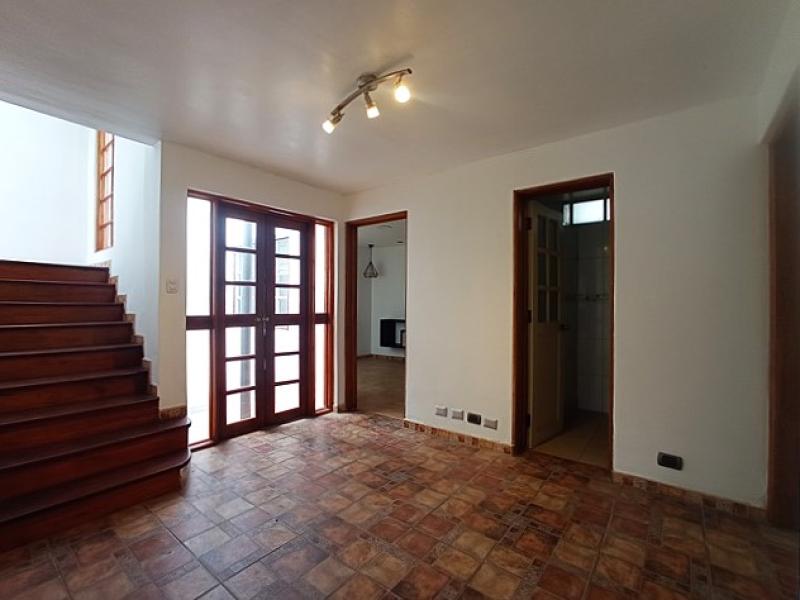Casa en ALQUILER en Monterrico Surco JARDIN 5 dormitorios A.T. 300 mt. $2,500