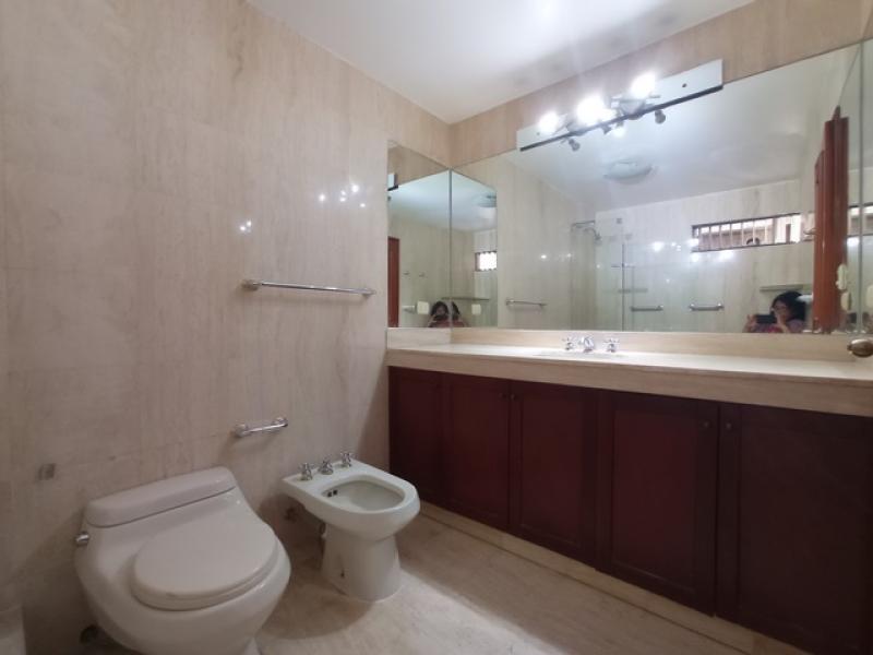 Dpto. en Vta. Zona Exclusiva de Chacarilla Surco 3 Dorm. $375,000 A.C. 198 MT.