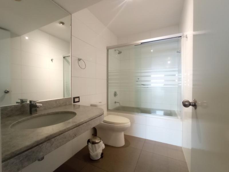 Departamento en Alquiler en San Isidro Finos Acabados 4 Dormitorios $2,900 A.C. 370 mt.