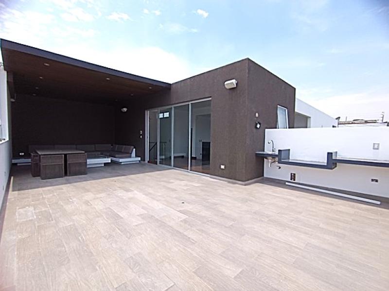 Exclusiva Residencia en Alquiler Urb. Aurora Miraflores 4 Dormitorios 4 Baños AT. 315 mt.