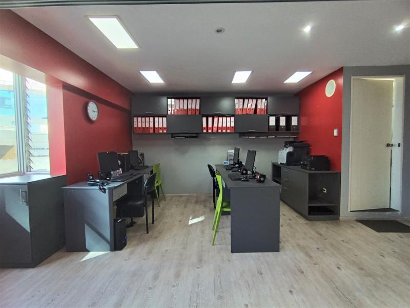 Oficina/Vivienda en el Corazón de Miraflores Venta 2 Ambientes A.C. 49 mt. $105,000