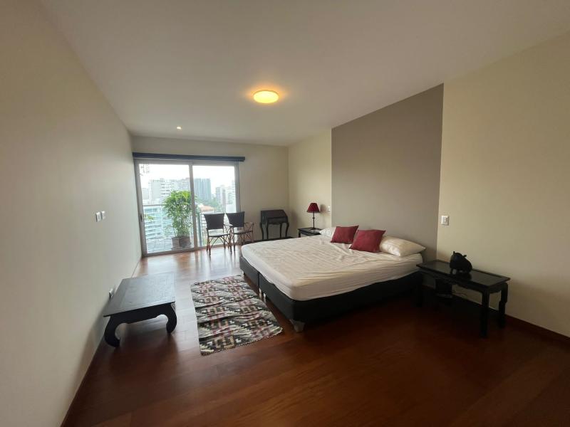 Departamento en Alquiler de Lujo en MIRAFLORES 3 Balcones 3 Dorm. $2,800  A.C. 216