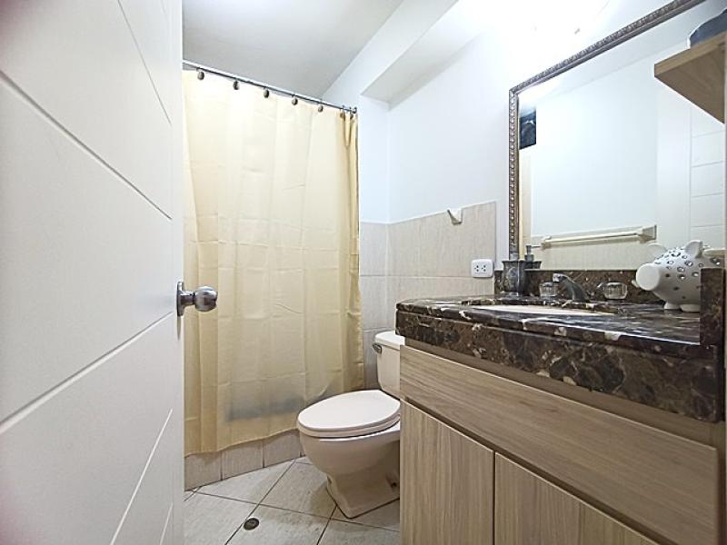 Dpto. en Venta Miraflores áreas Comunes 2 dormitorios + escritorio $210,000 AC. 89 mt.