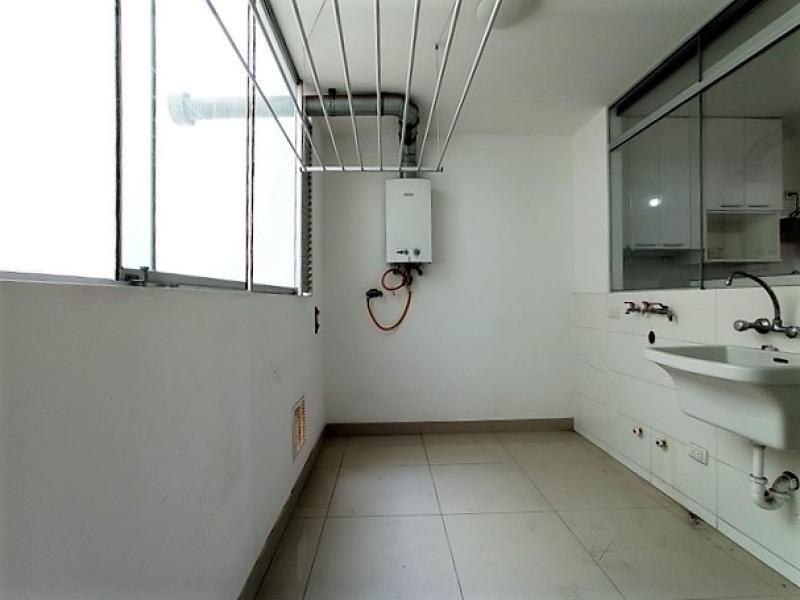 Departamento en Alquiler Urb. Chacarilla Surco 3 dormitorios A.C. 205 mt. $1,800