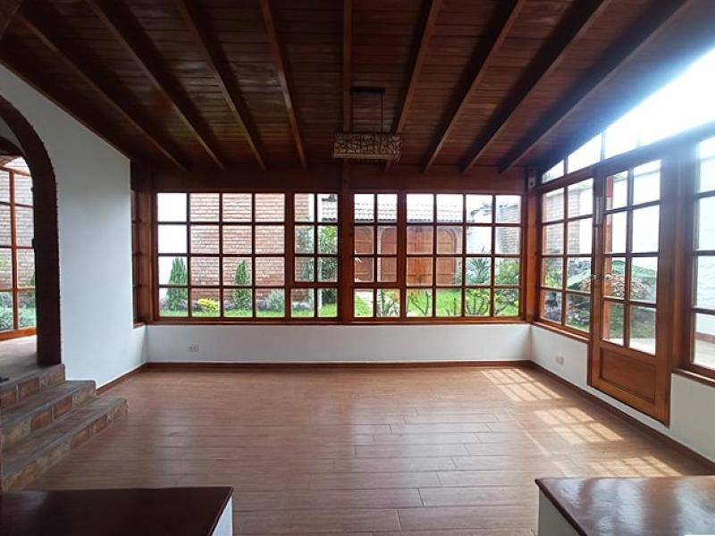 Casa en ALQUILER en Monterrico Surco JARDIN 5 dormitorios A.T. 300 mt. $2,500