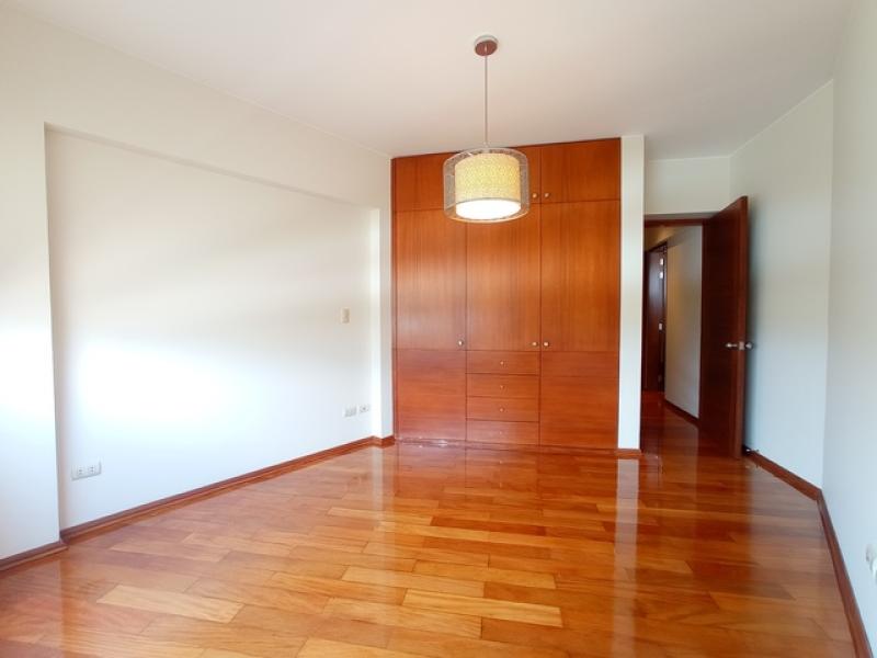 Estupendo Pent-house Triplex en Alquiler en Barranco 4 Dorm. $3,300 A.O. 480 mt.