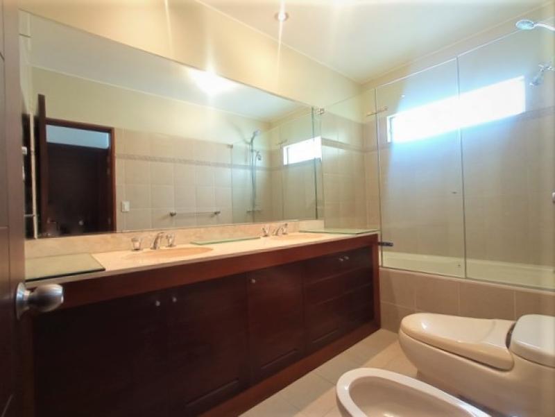 Estupendo Departamento Frente al Mar en Barranco 3 Dorm. $1,950 A.C. 175 mt.