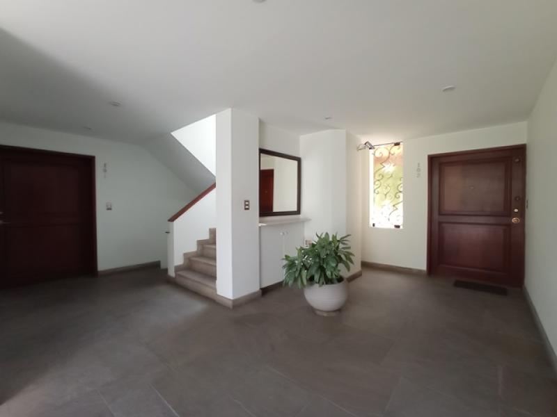 Dpto. en Vta. Zona Exclusiva de Chacarilla Surco 3 Dorm. $375,000 A.C. 198 MT.