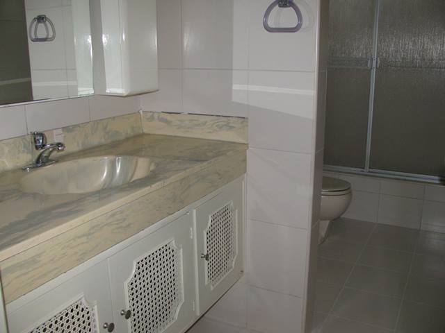 Departamento en Alquiler en Malecón Frente al Mar y Vista a la Bahía 3 Dorm.