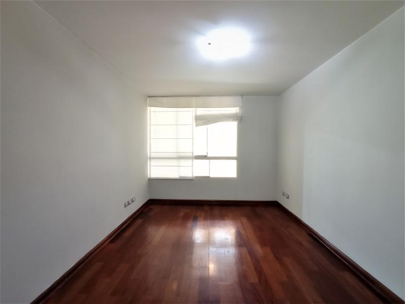 Dpto. en Alquiler Renovado en San Isidro Sin Muebles 3 Dormitorios A.C. 150 mt. S/.4,200