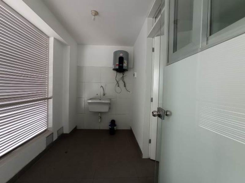Departamento Dúplex en Alquiler Urb. Aurora Miraflores 3 Dormitorios $1,450 A.C. 170 mt.