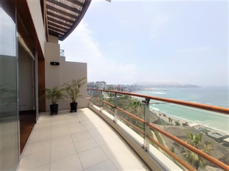 Estupendo Pent-house Triplex en Alquiler en Barranco 4 Dorm. $3,300 A.O. 480 mt.