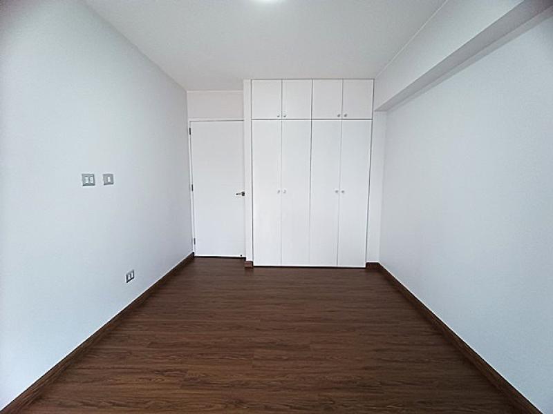 Departamento en Alq. en el Corazón de Miraflores 3 Dormitorios $1,150 A.C. 111 mt.